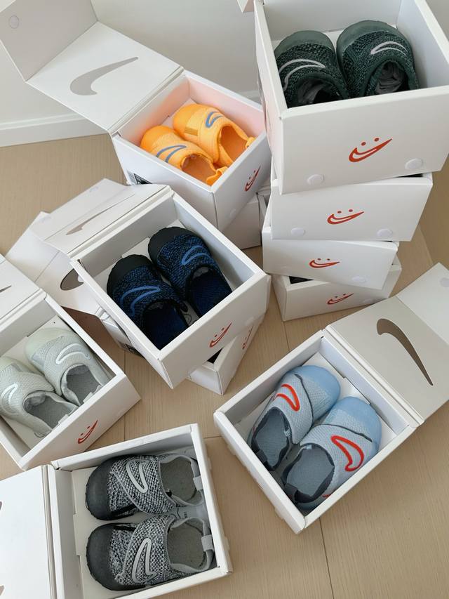 160 自身重量基本可以忽略的那种轻 穿上可以起飞的那种！还没一颗鸡蛋重！鞋底防滑好学步