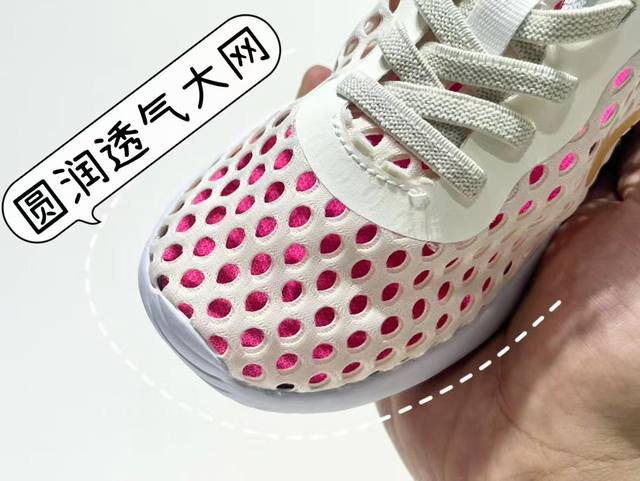 70 #9宫格细节图 伦敦系列就是Yyds 好穿程度毋庸置疑 绝对是入门级单品 细节做工满分