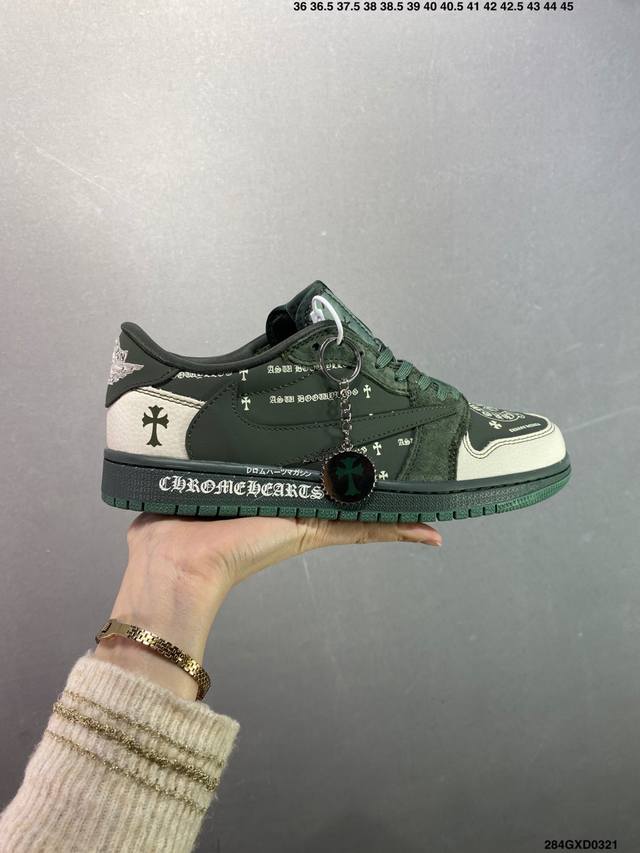 310 公司级Chrome Hearts X Air Jordan 1 深军绿 此款克罗心推出了Nike Dunk By Chrome Heats定制服务，很好