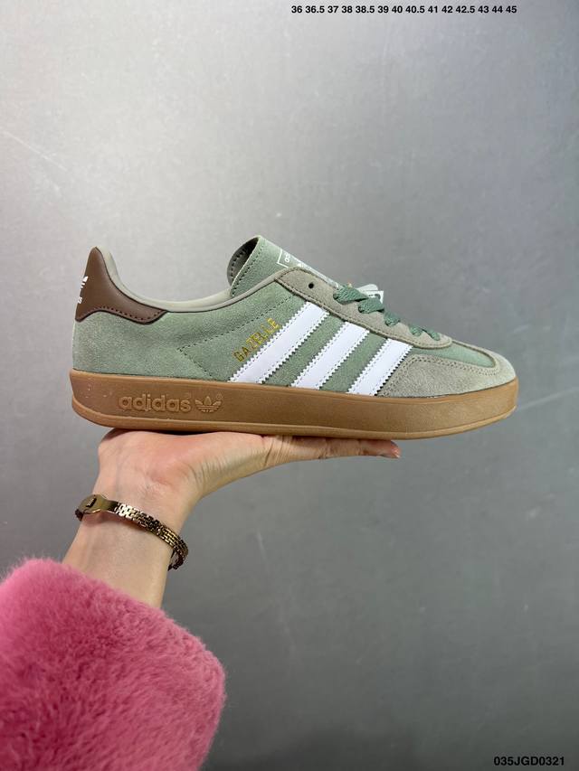 160 adidas Originals Bad Bunny Gazelle Indoor 三叶草休闲防滑耐磨低帮板鞋 鞋头出色设计 塑就出众贴合感 稳固的后跟