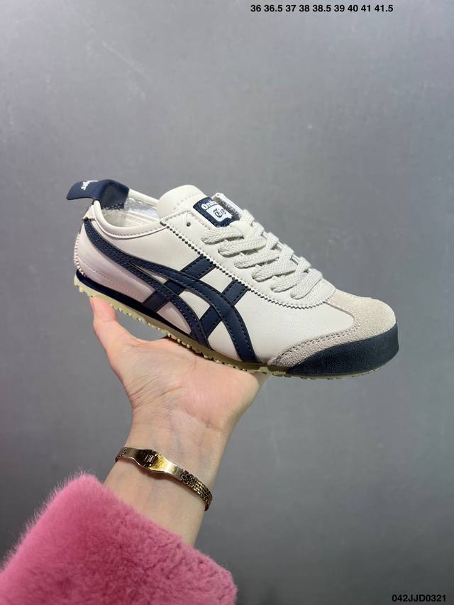 140 onitsuka Tiger Mexico 66 百搭单品 板鞋 Mexico 66是鬼冢虎旗下最经典的款式，李小龙最喜欢的一款训练鞋休闲鞋！鞋身特有的