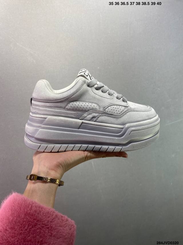 220 公司级Gg-Cc赵露思同款 广东大厂出品 纯原正确版本 时髦Look轻松定格 不费力展现率性氛围 酷帅机能风不规则设计 7Cm增高厚底 大长腿既视感轻松