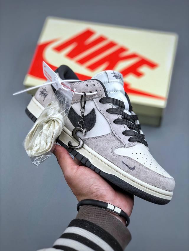 今日福利款230 Stussy X Nike Sb Dunk Low 斯图西联名-黑灰猪八 周年高端定制 低帮休闲板鞋 #Stussy是源于美国的潮流品牌，音译