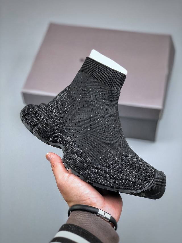540支持放店 Balenciaga 3Xl 巴黎世家袜子鞋 满钻版 复古休闲运动鞋 公司级出品 推出探索时尚界对于原创与挪用的概念 以全新系列致敬传承与经典