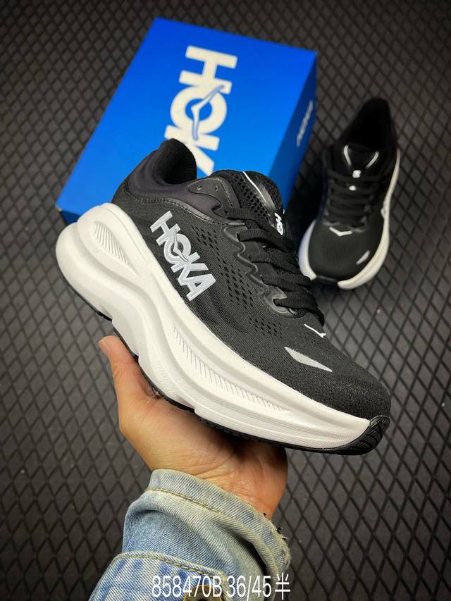 220 B支持放店 公司级小红书推荐Hoka M Clifton 9全新配色 这个品牌来自于新西兰的毛利语，Hoka表示大地，One One表示飞越，连起来就是