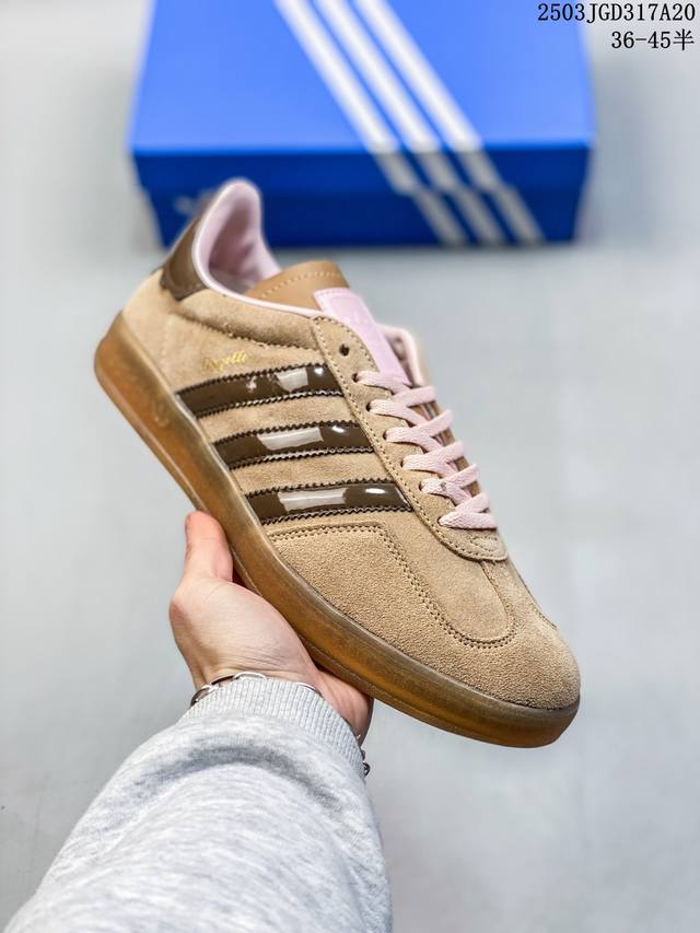 160 adidas Originals Gazelle Indoor潮流运动防滑耐磨低帮 板鞋男女同款棕色 编码：03Jgd317A20
