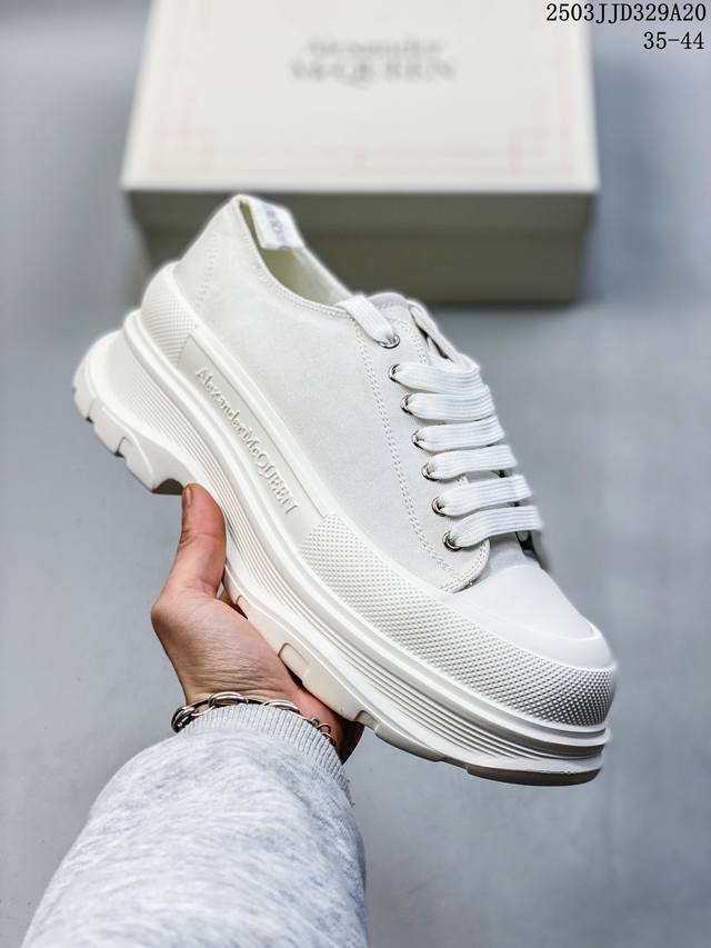 140 alexander Mcqueen/麦昆 亚历山大麦昆亚历山 大盒包装 2024Ss春夏首发 时尚代表的小姐姐 肯定要走在时尚的风口！鞋子独特的个性增加
