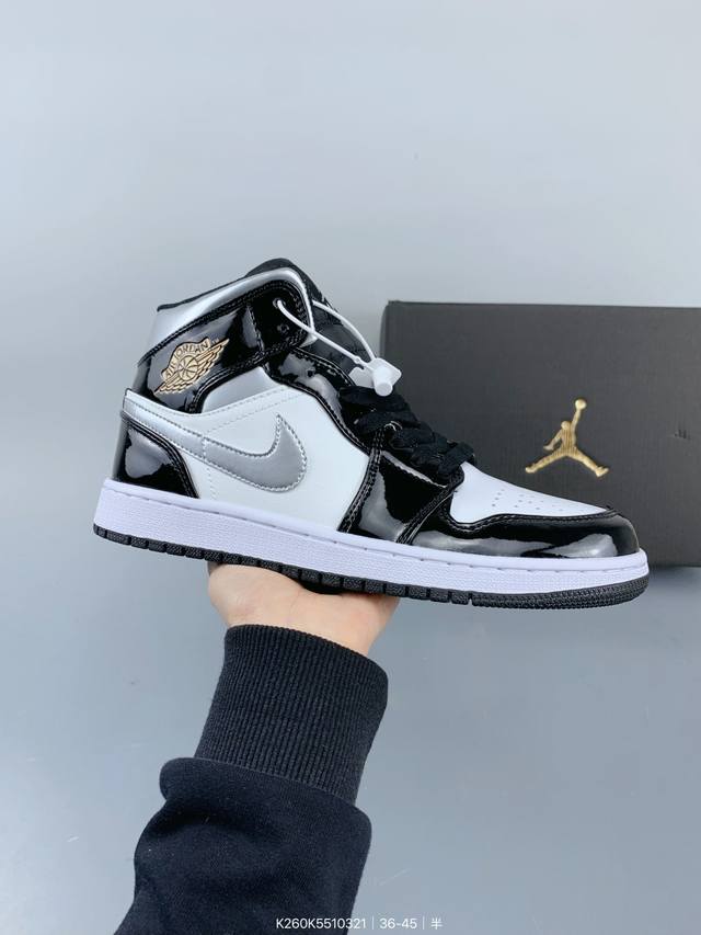 ：140 耐克Nike Air Jordan 1 Mid “Milan”Light Bone 乔1 乔丹一代 Aj1 中帮 整双鞋都以浅色调为主 浅卡其、搭配看