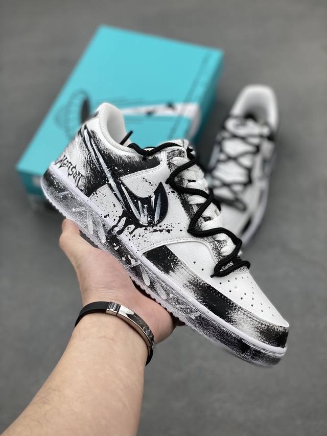 本地自取340 nike Court Vision 1 “镜之魅影”手绘涂鸦定制板鞋 在那幽谧昏暗的房间里，一面古老的镜子静静伫立，镜面斑驳，裂痕交错，镜之魅影