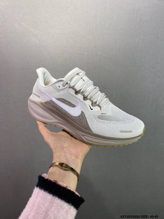 160 公司级Nike「飞马新鞋」触感柔软，质感升级！随着“耐克「蓝图」系列”在巴黎的盛大发布，全新一代 登月41代 Nike Pegasus 41也正式登场啦