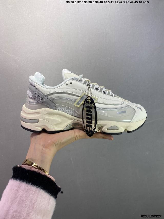 230 公司级新百伦New Balance 1000 系列低帮复古老爹风休闲运动跑步鞋 new Balance 在不同配色上其鞋面材质呈现不同感觉，无论是运动风