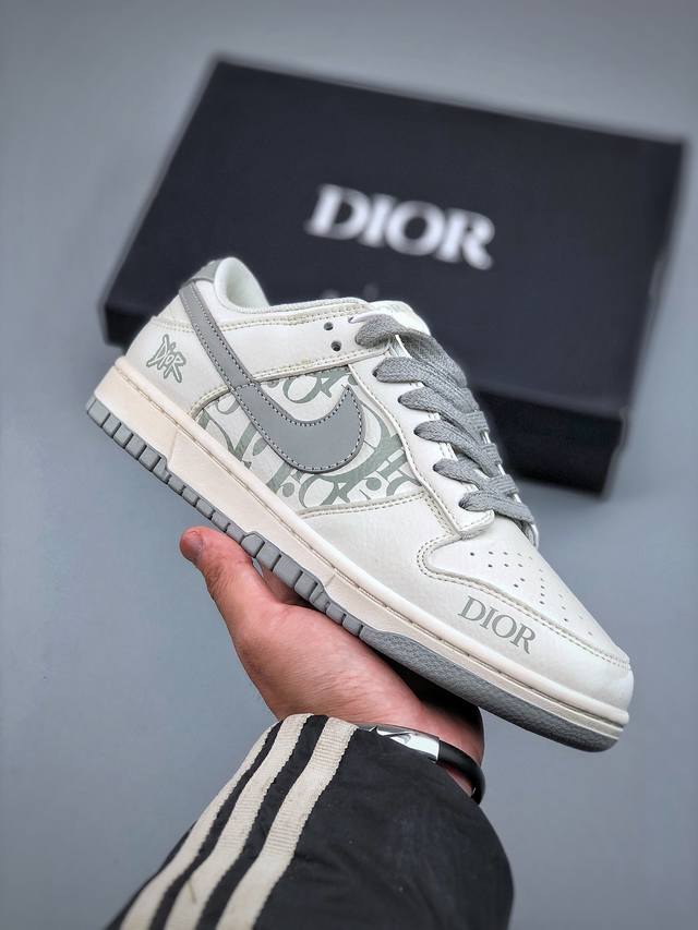 390支持放店 Nike Sb Dunk Low X Dior 白灰满天星纯原大厂出品 极力推荐原装头层材料 独家版型蒸餾加工帶來的是更好的视觉和脚感体验大厂纯