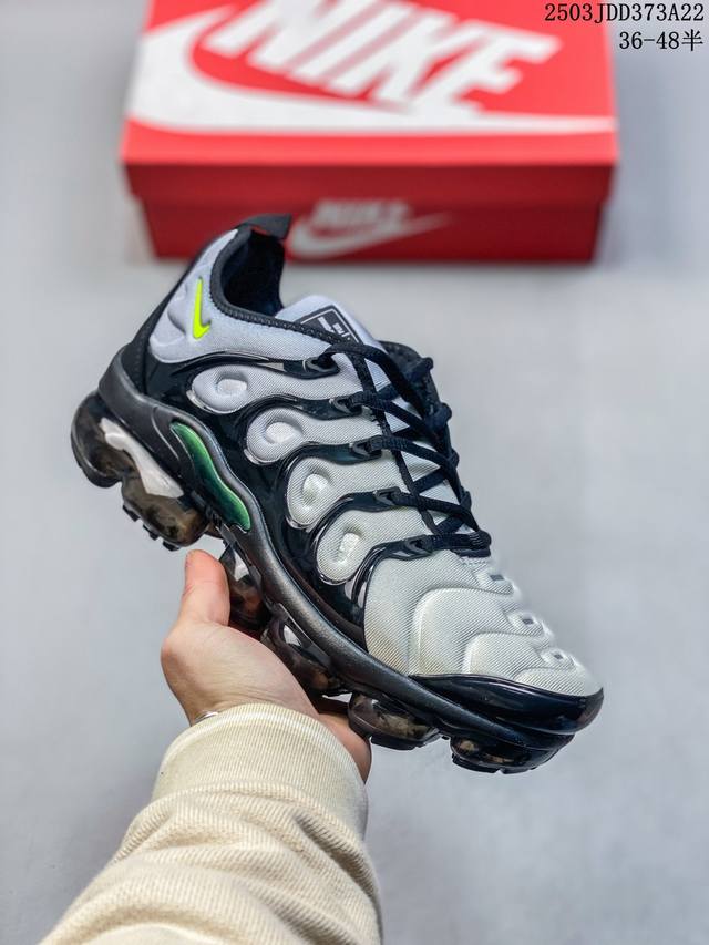 130（36-46） nike Air Vapor Max Plus 耐克 Air Max 低帮 黑黄 休闲气垫缓震低邦跑步运动鞋 鞋面以帆布和织物材质包裹，保