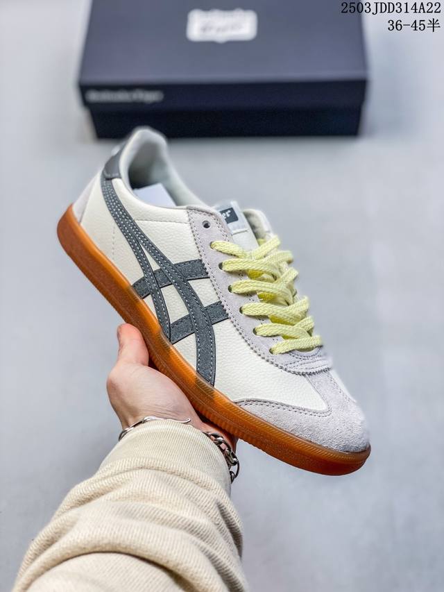 130 asics/亚瑟士 升级原楦原纸版开发，采用软质荔枝纹牛剖皮革鞋面材质，外置耐磨耐弯折Rb大底鬼塚虎新款德训鞋！鬼塚虎新款德训鞋！日产经典老牌-鬼塚虎/