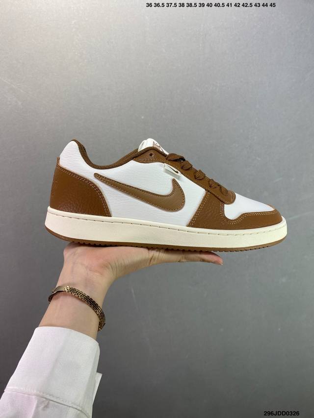 130 耐克Nike Ebernon Low Prem 休闲运动板鞋 低帮百搭透气休闲运动板鞋，经典耐用的设计，兼顾舒适脚感和出众风范，演绎匠心之作。结构性的支