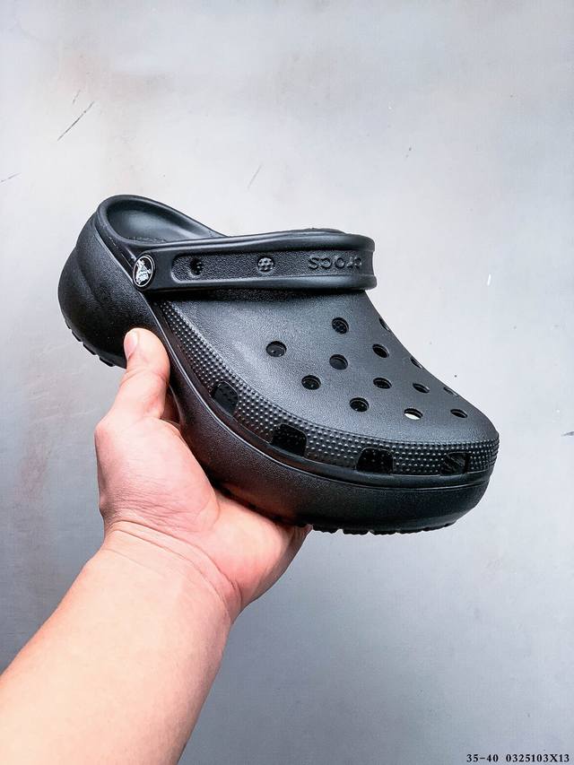 100 东莞大厂订单 Crocs 卡洛驰 洞洞鞋 云朵经典款 大底厚度约5Cm 轻便增高 经典热销系列 经典主推 永不过时 高品质跑量版本 0325103X13