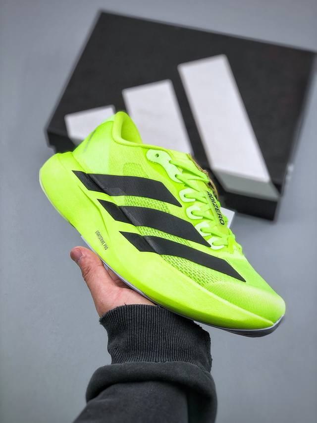 320支持放店 Adidas Adizero Evo Sl M 阿迪超轻透气缓震跑鞋以令人难以置信的138克重量，刷新了跑鞋轻量化的记录，阿迪在材料科学和工艺技