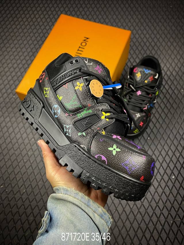 550 E支持放店 Lv-路易-威登Trainer 2025走秀最新款原版1：1开发复刻！！上脚非常舒适 做工精细鞋面由意大利进口小牛皮拼接，侧边饰有品牌Log
