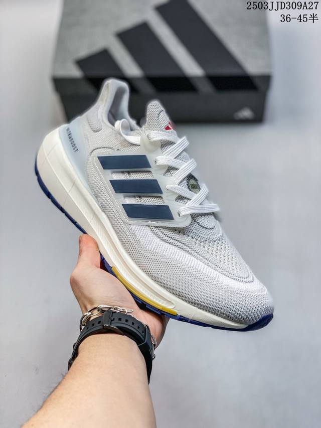 140 阿迪达斯 男女鞋 Adidas Ultraboost 21 爆米花 低帮畅跑缓震回弹跑步运动鞋，Ultraboost 21以全新的外观示人。此次采用全新