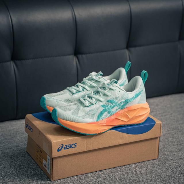 210 核心私 asics Novablast 5 减震耐磨 低帮跑步鞋 全新一代 亚瑟士 5代 跑步鞋 相比于前三代改动细节非常多 整体鞋身透气编织材质 中底