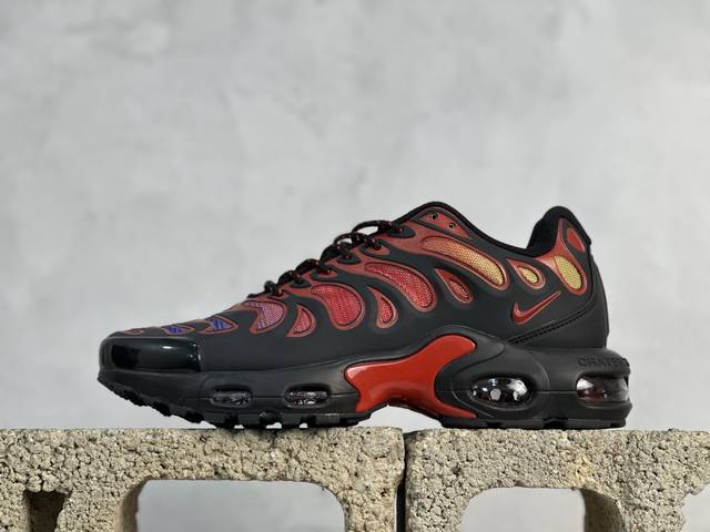 250 放店私 ＃Mx版 Nk Air Max Plus 时尚运动轻便透气低帮气垫跑步鞋 鞋面和外底采用再生聚酯纤维制成 其中10% 为 Nk Grind 该品