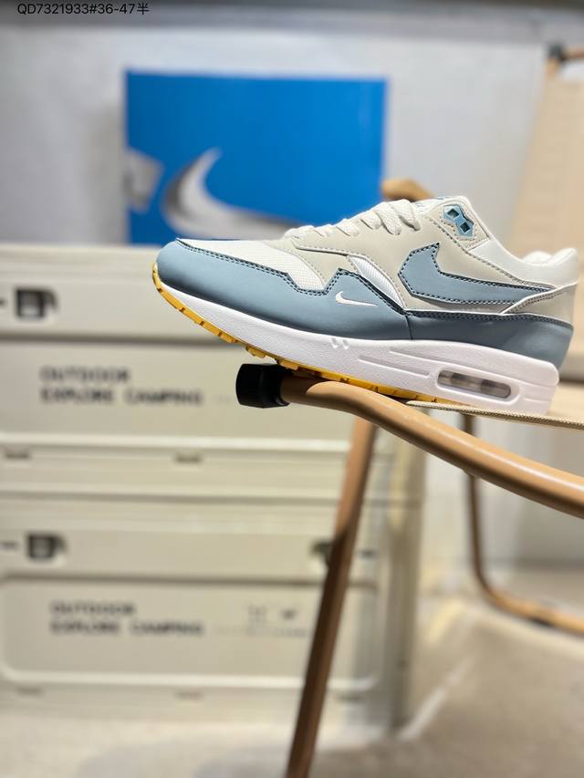 230 Nk Air Max 1 初代复古气垫慢跑鞋 由Tinker Hatfeld和Mark Parker在1987年设计 灵感来自于巴黎蓬皮杜中心 Tink