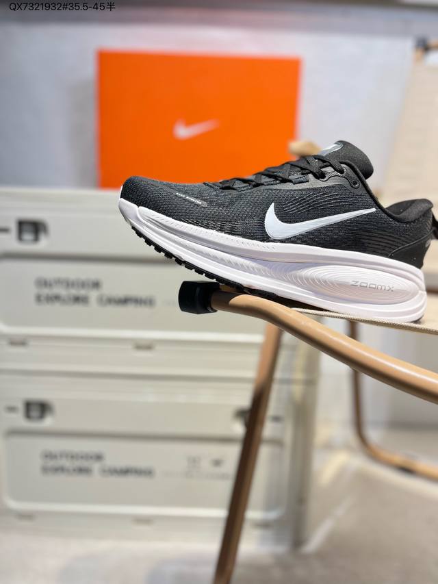 210 nike Vomero 18 耐克 舒适减震防滑 低帮跑步鞋 全掌Reactx泡绵中底 前掌和后跟还配备了Air Zoom气垫单元 据说跑起来更快更舒适