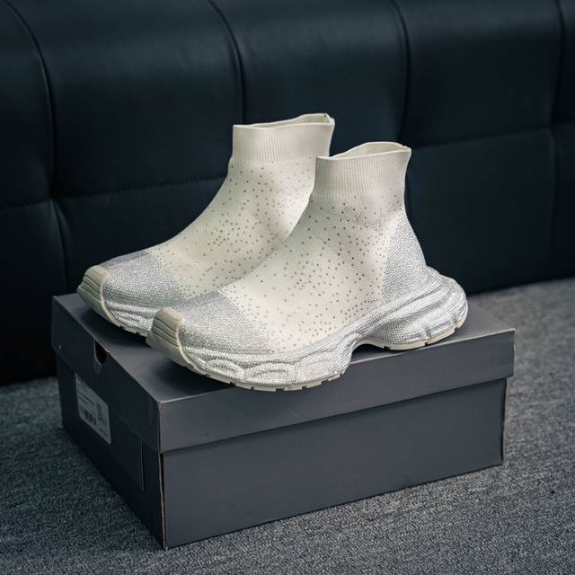 460 核心私 balenciaga Phantom Sneaker 巴黎世家 巴黎世家全新十代潮流跑鞋 增加全新设计 在延续 Track Trainer 户外