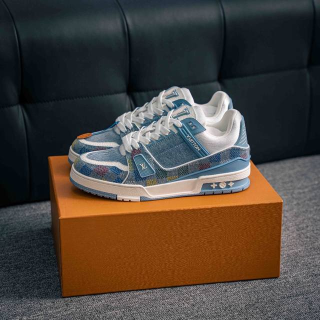 590 核心私 louis Vuitton Trainer Lv 路易威登 外包装全新升级原版完美楦型 东莞大厂出产 品控胜过市面百分之95 tpu大底材料。独