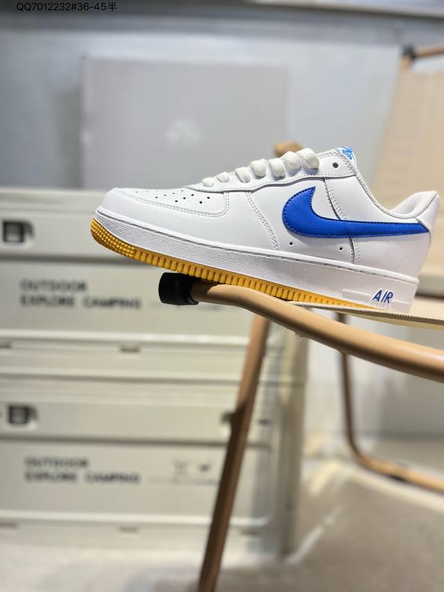 140 耐克 Nike Air Force 1 '07空军一号 百搭休闲运动板鞋。柔软、弹性十足的缓震性能和出色的中底设计，横跨复古与现代的外型结合，造就出风靡