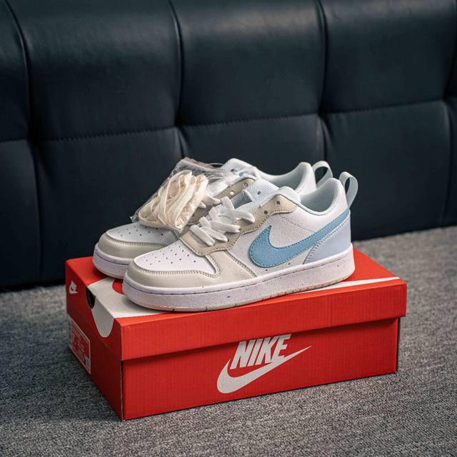 220 核心私 nike Court Vision Low 校园风低帮复古篮球板鞋男女运动鞋。延续80年代复古篮球鞋，添加学院风细节。皮革组合鞋面，利落风格，重