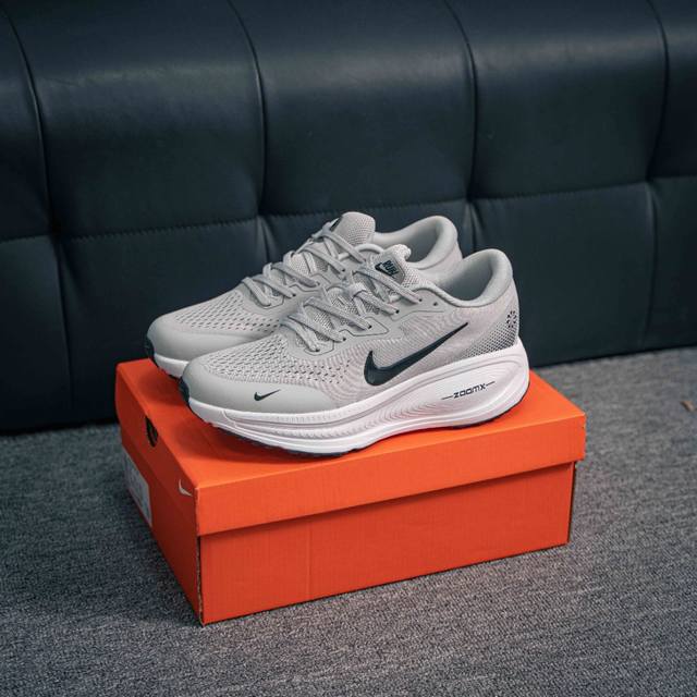 230 核心私 nike Air Zoom Vomero 18X 全新科技提前原鞋开发 运动跑鞋 区别市面真标版本 必定是官方强力主推款式，真正的Zoom缓震科