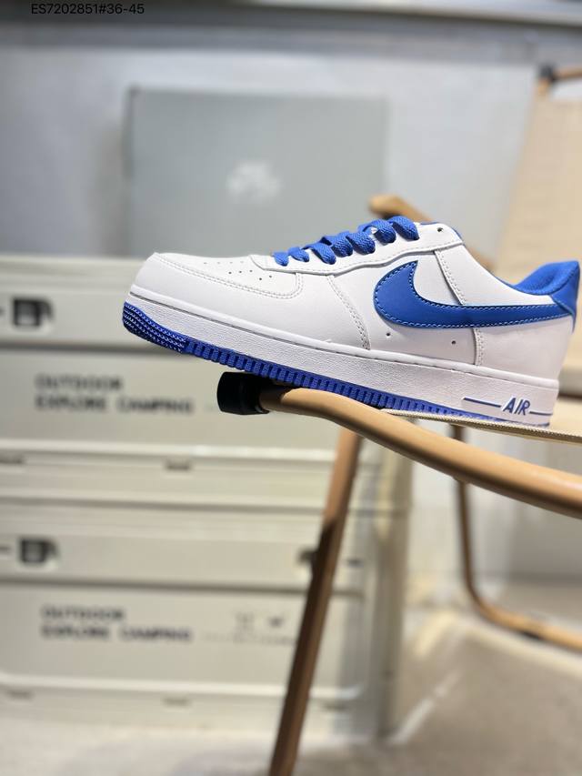 100 福利特价耐克 Nike Air Force 1 '07空军一号 百搭休闲运动板鞋。柔软、弹性十足的缓震性能和出色的中底设计，横跨复古与现代的外型结合，造