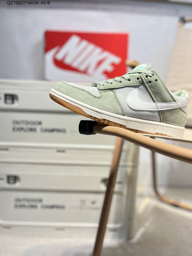 170 耐克Nike Dunk Low 板鞋Sb系列经典百搭休闲运动板鞋加厚鞋舌的填充，使舒适性大大提升，同时也更方便穿脱中底部分则加入了脚感柔软舒适Zooma