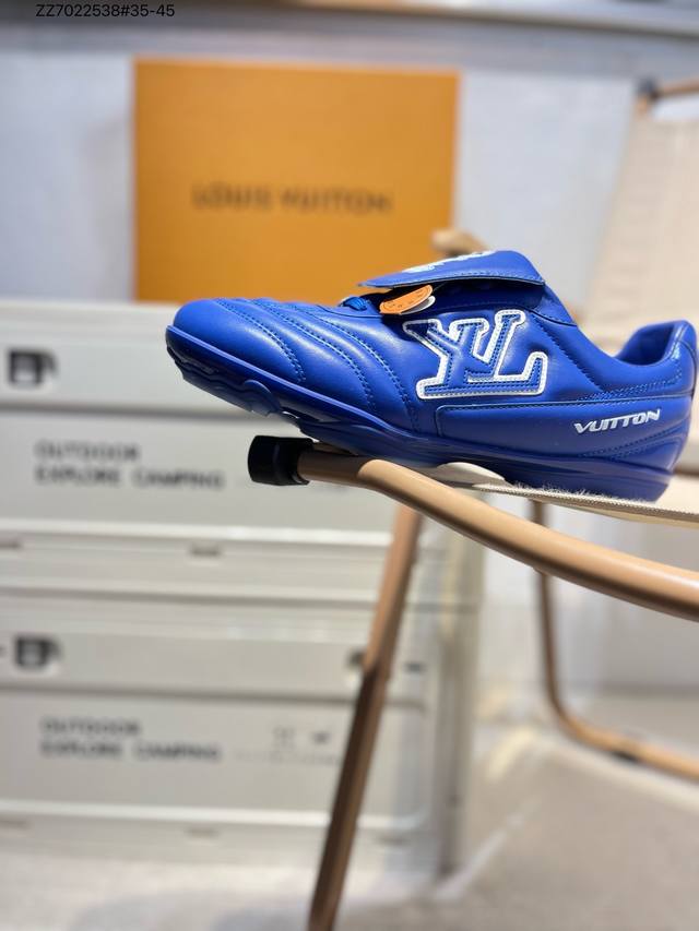 430 louis Vuitton Footprint Soccer Lv 皮革 2025春夏男士系列圆头系带低帮生活休闲鞋 2025春夏系列时装展中亮相，是P