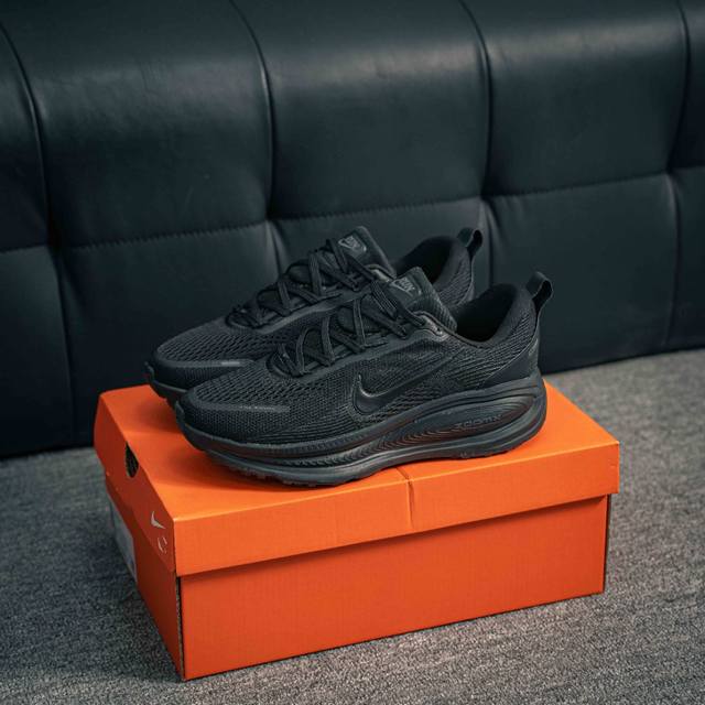 210 核心私 nike Air Zoom Vomero 18 全新科技提前原鞋开发 运动跑鞋 区别市面真标版本 必定是官方强力主推款式，真正的Zoom缓震科技