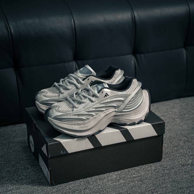 250 核心私 adidas Xlg Mtw系列 舒适防滑透气 低帮 阿迪 休闲跑步鞋 货号：Js1501 尺码：35.5 36 36.5 37 38 38.5