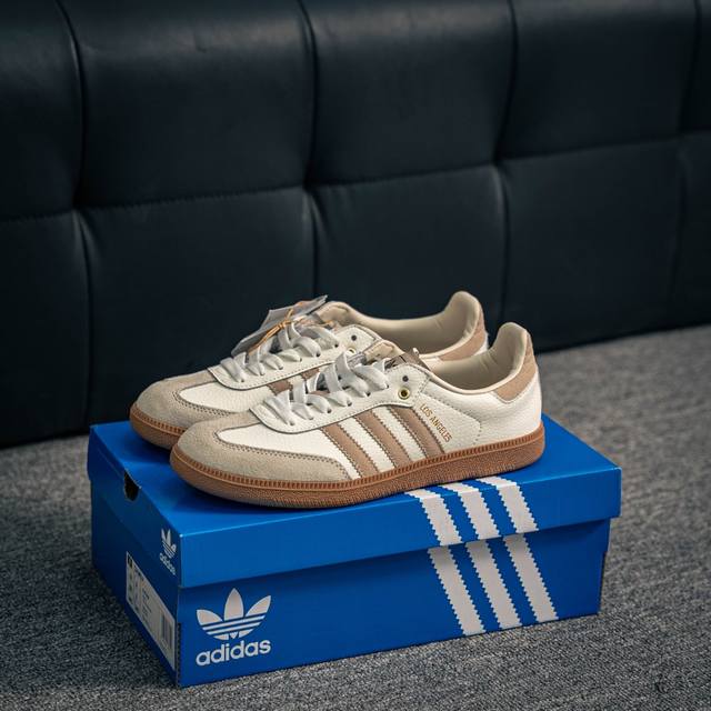 170 核心私 adidas Samba Og 桑巴舞街头系列德训运动板鞋 采用固色翻毛皮组合牛剖革鞋面材质 外置正确3层组合围条加厚烟胶橡胶大底 货号：Gv8