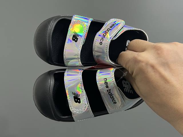 70 nb新款包头儿童护趾舒适男女童凉鞋 size：22-35 韩国官方同步新品颜值爆表 高级感满满的莫兰迪色系，视觉艺术的体验 魔术贴松紧带设计，方便宝宝穿脱