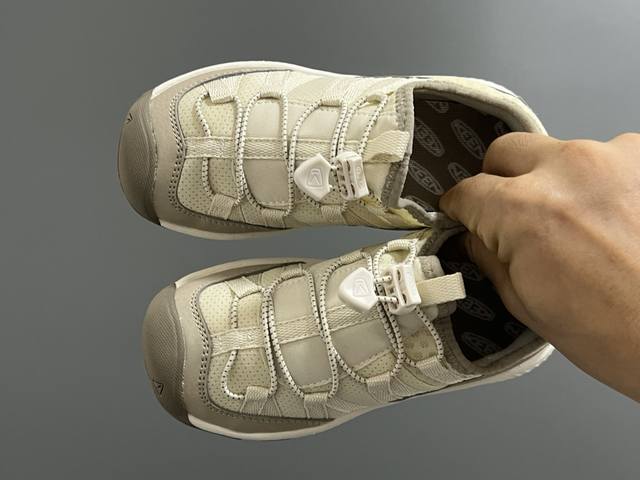 180 Keen潮牌新款Motozoa超轻户外儿童跑鞋 size：23-37码 户外大佬—Keen系列 高端1:1原版定制，代购一鞋难求. 防踢护鞋头设计，透气
