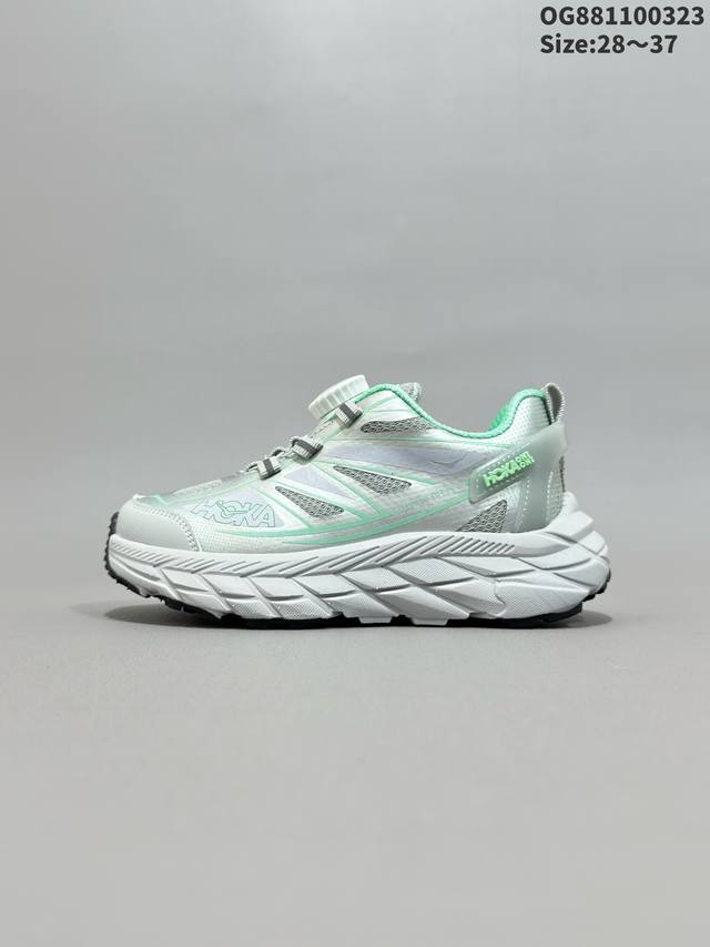90 公司级小红书推荐Hoka M Mafate Speed 2 全新配色 这个品牌来自于新西兰的毛利语，Hoka表示大地，One One表示飞越，连起来就是飞