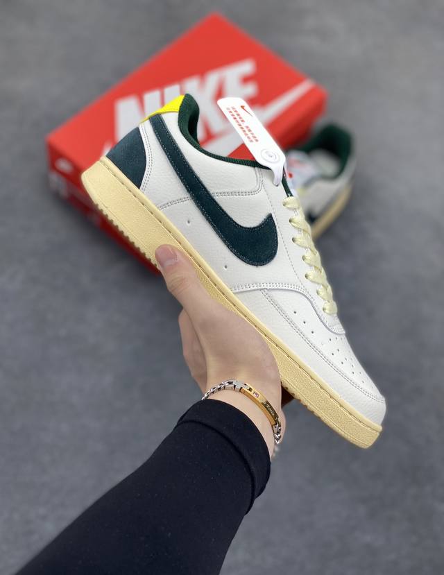 超级福利 核心特价 长期补货 Nike Court Borough 低帮百搭透气休闲运动板鞋男女鞋 经典耐用的设计，兼顾舒适脚感和出众风范，演绎匠心之作。结构性