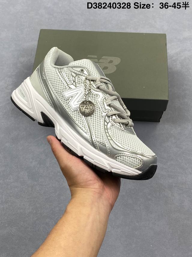 New Balance Mr740 Nb新百伦系列复古老爹风休闲运动慢跑鞋。采用轻质牛剖革拼接透气网眼衬垫织物鞋面材质 T-Beam大底提供足步弓支撑 保持步态