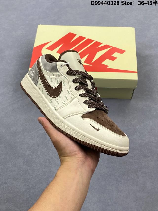限量发售！ Air Jordan 1 Low Aj1乔1低帮休闲板鞋， “灰白蓝勾配色定制款” 个性的设计风格以及品牌的经典元素 使其成为一双具有独特身份和价值