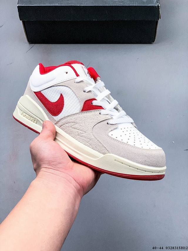 Air Jordan Stadium 9O Stadium 新款百搭休闲鞋 Jordan Stadium 充满了对Tinkerhathield 原创设计的致敬，