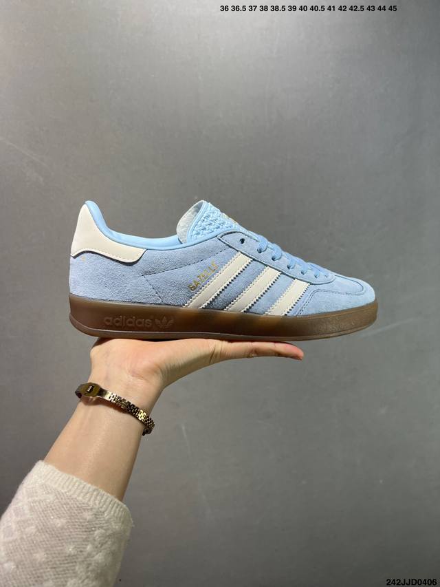 公司级Ad Gazelle Indoor Trainers 羚羊内训系列低帮复古百搭休闲运动德训风板鞋 Ji2717 90年代经典的复刻版！自60年代以足球训练