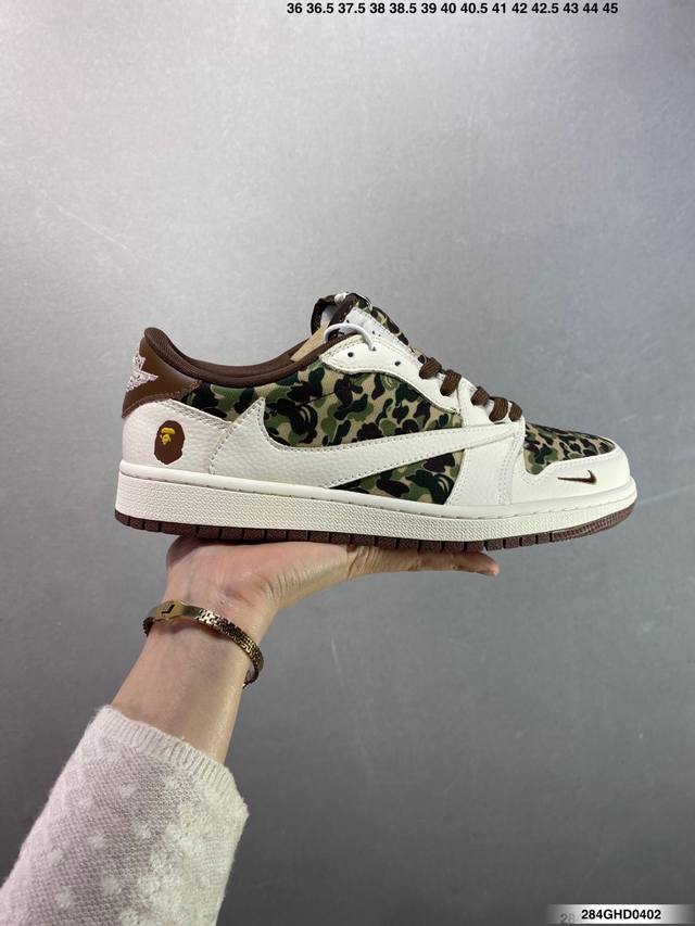 公司级Bape X Air Jordan 1 Low 米棕迷彩 此款主张打破传统的工业化流水线设计限制，以Made By Ideas的超级创意为理念，集结众多潮