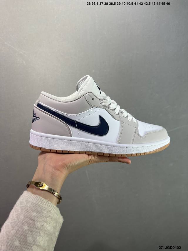 公司级Air Jordan 1 Low Aj1乔1低帮休闲板鞋 同步官方配色 市场唯一独家头层皮打造 原鞋原档案开发 原厂皮料 原档冲孔鞋头 正确满胶鞋垫 四线