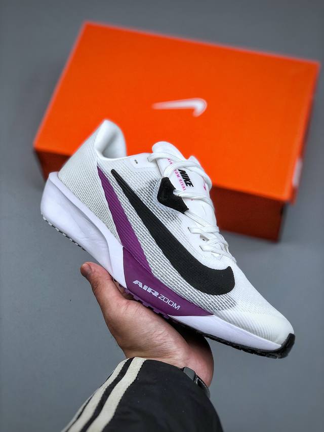Nike Air Zoom Rival Fly 4超弹透气轻量跑步鞋鞋款搭载 Flyknit 材料 出众弹性 易于穿脱 采用React技术 轻盈耐 跑步健身房锻