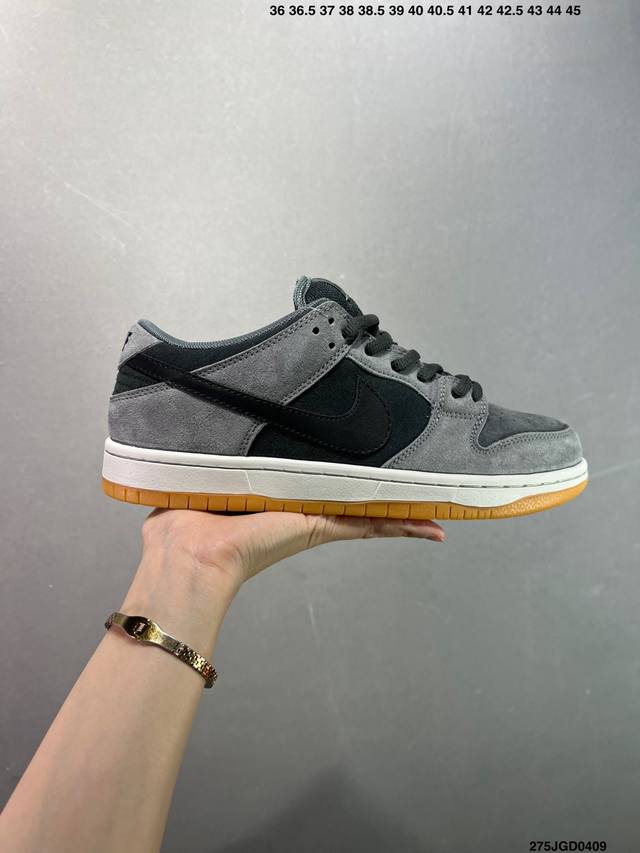 耐克Nike Dunk Low 扣篮系列 复古低帮休闲运动滑板板鞋 采用脚感柔软舒适Zoomair气垫 有效吸收滑板等极限运动在落地时带来的冲击力 为街头运动者